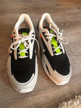 Nike Kids' Black & White Sneakers with Neon Green Accent Boys 7Y